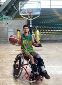Estudiante Unitropista integra equipo campeón nacional de baloncesto en silla de ruedas